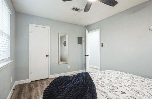 Stylish Retreat in Central Austin with Fire Pit - Foto 22