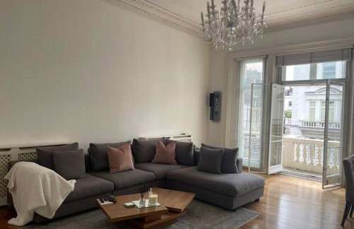 Stunning Grand 2 bed, 2 bath apartment, - Foto 8