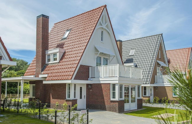 Relax in Coastal Luxury - Photo 1