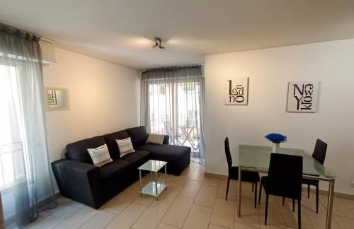 Quiet Appartment AC 400m Palais & 100m Beach - Foto 6