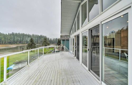 Scenic & Spacious Getaway on North Bay w/ Deck! - Foto 25