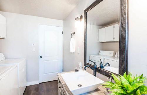 Unique DT UofU 2Bd and1Ba Duplex King Full Home - Foto 31