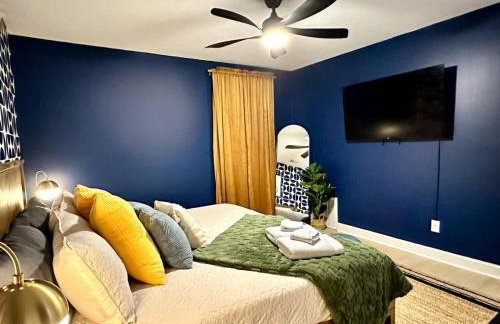 Theater and game rooms 5 bedrooms 2 king size beds TikTok and social media wall - Foto 17