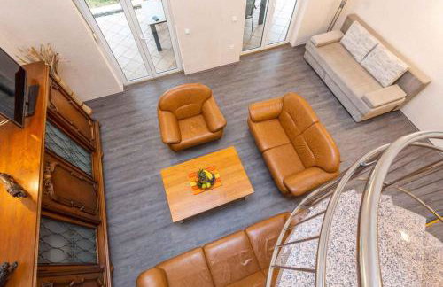 House Neda - Photo 3