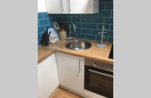 Comfy New Self Contained 1 Bed Flat - Modern! - Photo 15