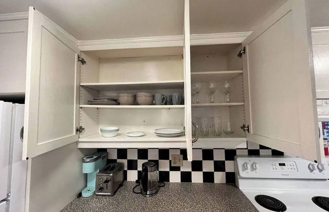 Sweet 2 BR Walk to all - Photo 14