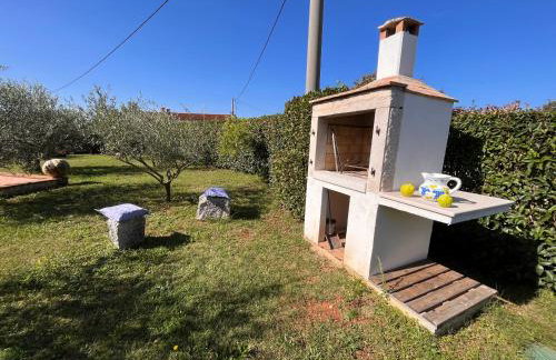 Villa Mirela with a comfortable garden and pool - Foto 21