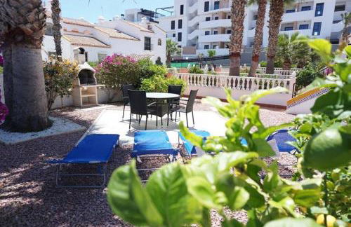 Spacious Ground floor apartment with Garden & Communal Pool - Foto 11