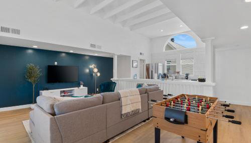 Stylish Phoenix Townhome - Foosball Table, Laundry, Parking! - Foto 3, Game Room