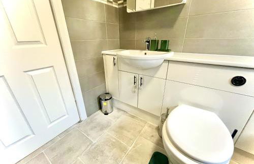 Stunning 3 Bedroom House Near Birmingham Airport and NEC - Foto 29