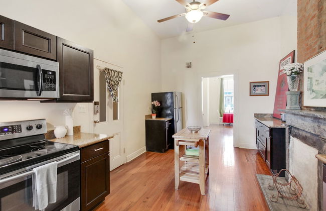 Montgomery Apartments on Magazine Street - Foto 32