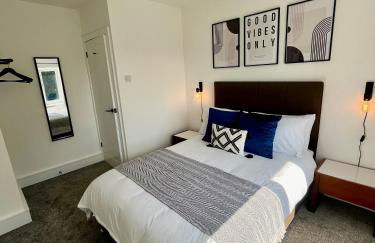 Crestfield House - Stunning Home near Alton Towers - Free Parking & Garden - Foto 29