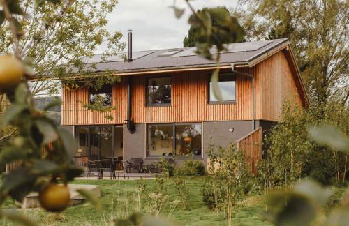 Amberwood Lodge - Photo 1