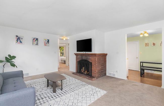 Greenwood's Lavender Haze - WalkScore 81 - Photo 13