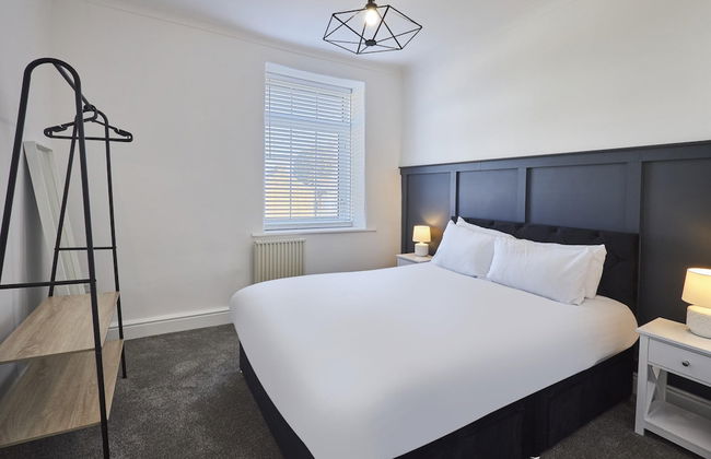 Host Stay Spring Cottage - Photo 3