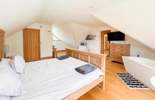 Highview House, Llandevaud - Foto 2