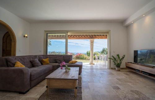 VILLA L'ESTEREL AVEC PISCINE VUE MER -MANDELIEU 06210- 6 Pers - Foto 11