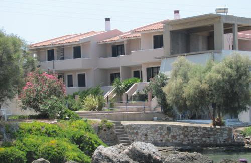 Lakonia Bay Apartments - Photo 7