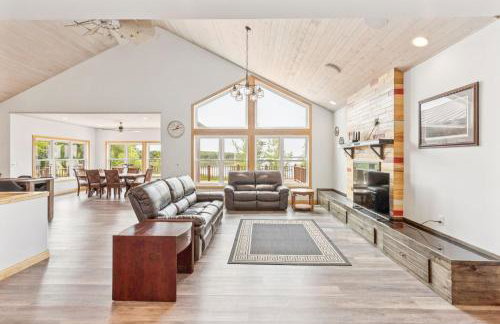 Lakeside 4BR Retreat Private, Peaceful & Scenic villa - Foto 10