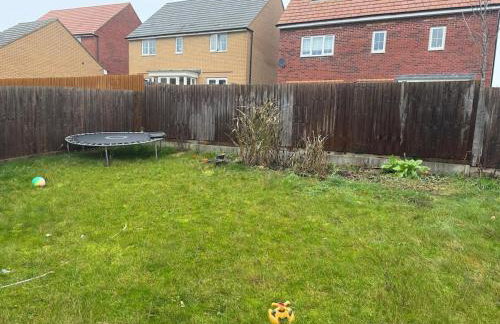 Spacious Modern 4-Bedroom Detached Home in Corby - Foto 11