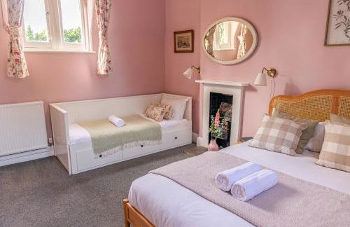 Historic 2 bed gatehouse in private parkland - Foto 3