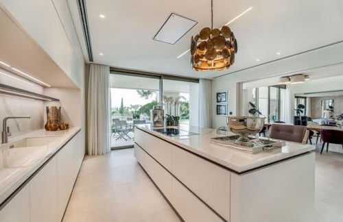 Villa LA 5 bedroom Villa in Sierra Blanca, Marbella - Foto 9