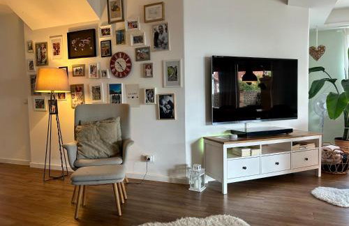 Wohlfühloase mit Pool, Kamin & großer Terrasse - Foto 8