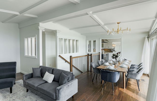 Stunning Views of the Okanagan Lake - Photo 10