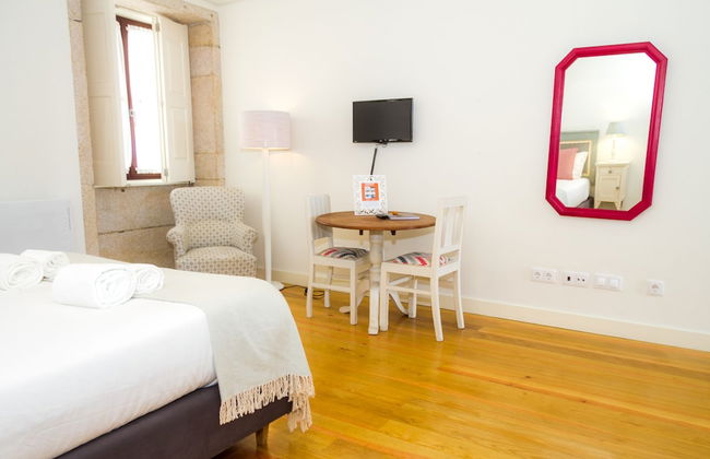 Liiiving in Porto - Historic Clerigos Studio 4F - Photo 3