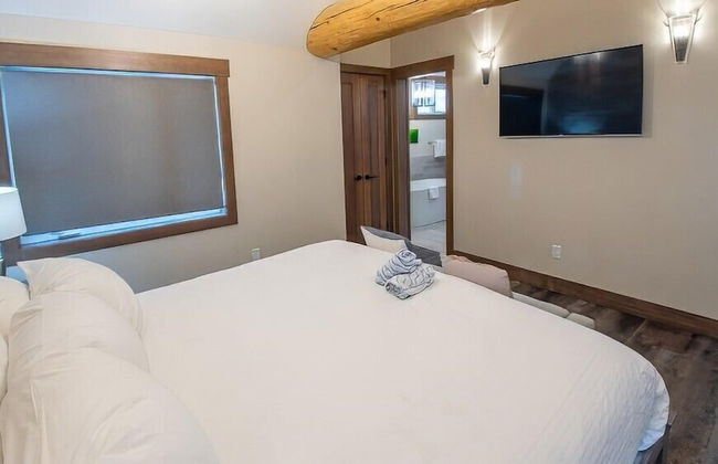 Snow Creek Cabins by Fernie Lodging Co. - Photo 47