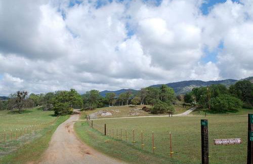Quiet Cottage Rental for Two in Horse Country near Yosemite National Park Gateway, California - Foto 23