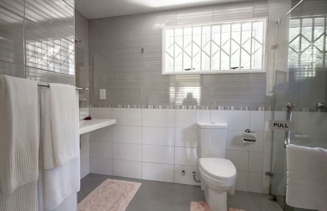 Surfers Self-Catering Chalets - Photo 12