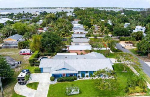 Blue Heaven in the Heart of Stuart Heat salt pool - Foto 39