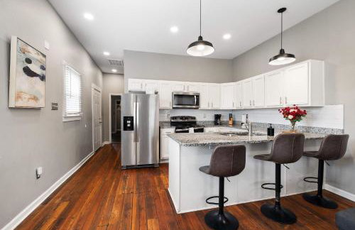 Historic CozySuites 4BR 2BA with a modern touch - Foto 21