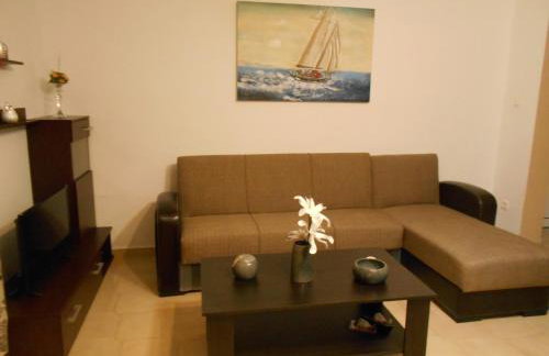 Village House - Photo 3