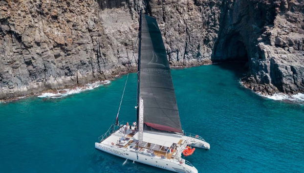 Las Galletas Catamaran Tour + Lunch - Foto 2