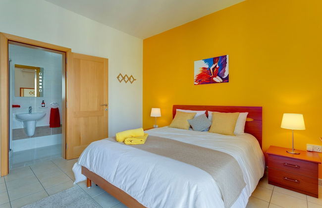 Valletta and Harbour Views Apartment in Central Sliema - Foto 2