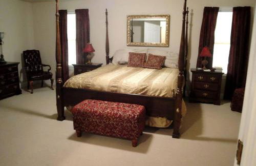 Elegant Lodge Rental with Lovely Countryside Views near Charlottesville, Virginia - Foto 17