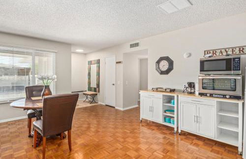 Naturally Modest & Quiet - Foto 17