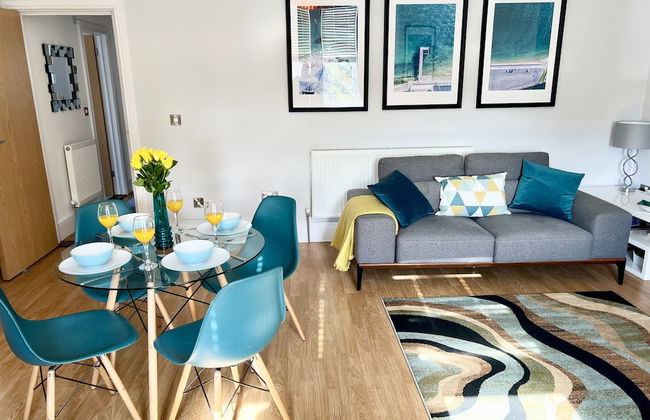 Between the beach and the shops - Foto 1