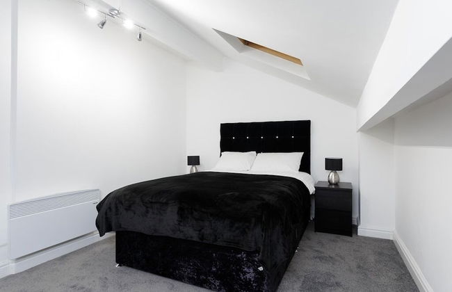 Live in Leeds Grange Apartments - Photo 3