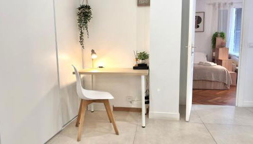 Central Studio - Bright & Modern - Private Terrace - AirCon - Near Train & Beach - Foto 3