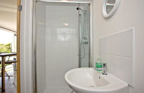 Wheal Prosper- Beautifully Fitted Wooden Lodge Helston Cornwall - Foto 11