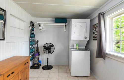 Historic Water's Edge Cottage 10 - Foto 12