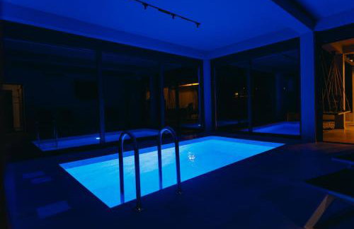 Novak Home - Luxury villa with indoor pool & sauna - Photo 10