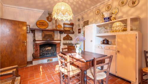 Awesome Home In Villa Di Piteccio - Foto 4