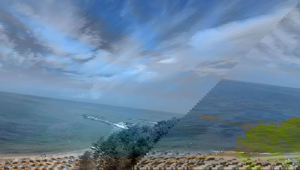 Bral Currila Peaceful Beachfront Apt - Foto 1, Imagen principal