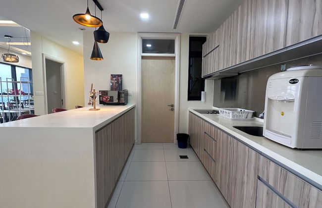 Skyline Luxe 4BR Retreat with En-suites - Foto 17