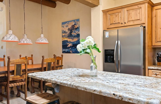 Casa Nona - Pristine Home in the Railyard District, Walk to The Plaza - Photo 15