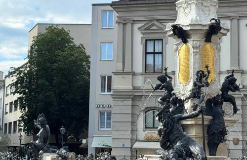 GoldenKey-Suites - Luxury Suite 'Rathausplatz' - Overlooking the Main Square - Air Conditioning & Elevator - Foto 4